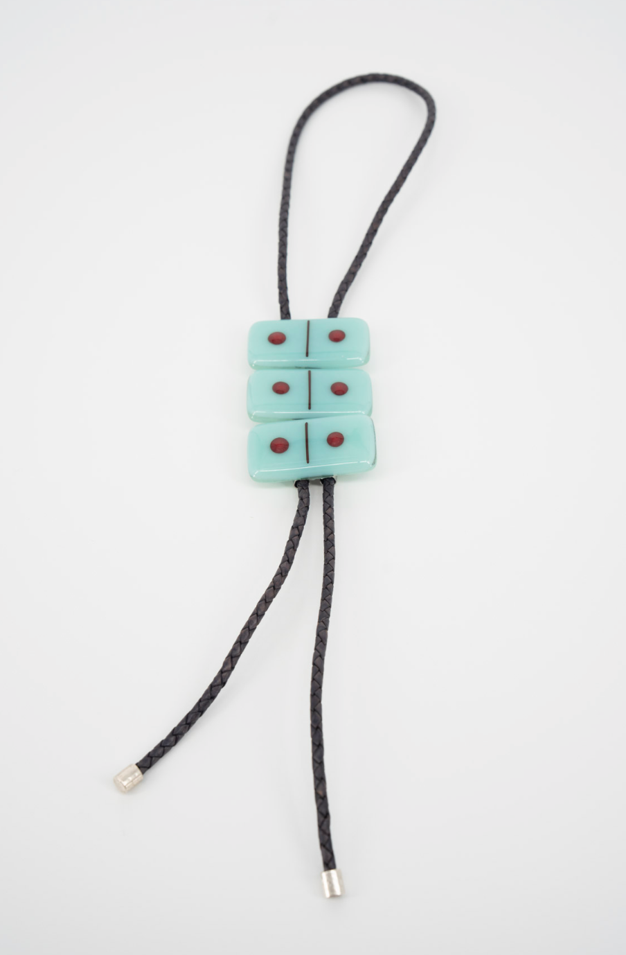 BOLO TIE DOMINO