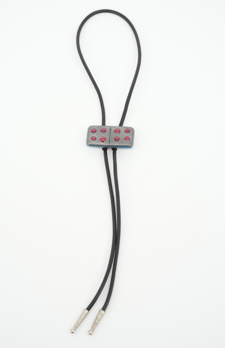 BOLO TIE DOMINO